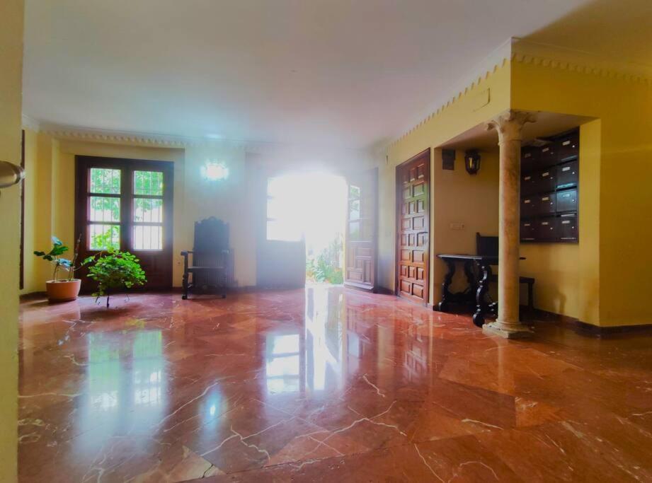 Ferienwohnung Plaza Cristo De Burgos Sevilla Exterior foto