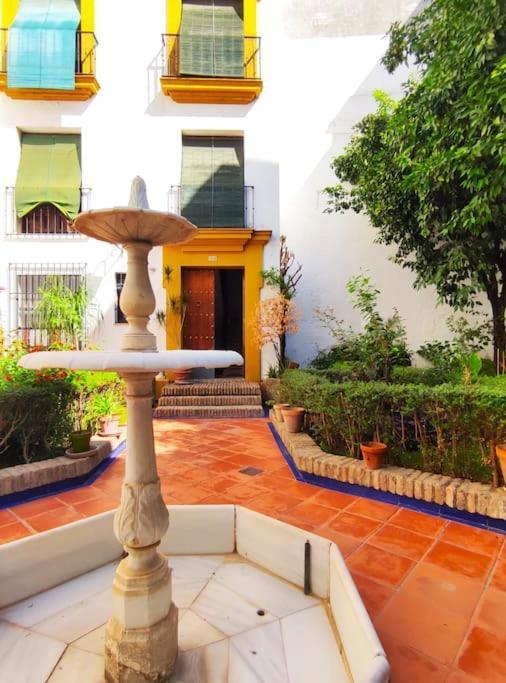 Ferienwohnung Plaza Cristo De Burgos Sevilla Exterior foto